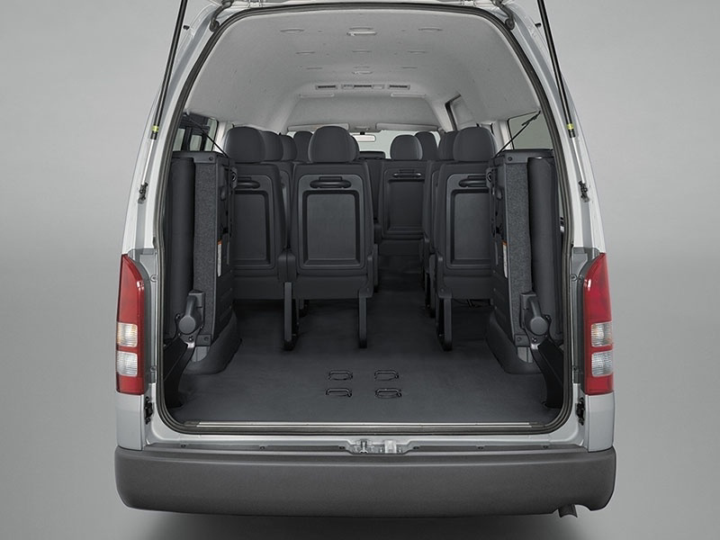 Toyota Hiace 16 Places