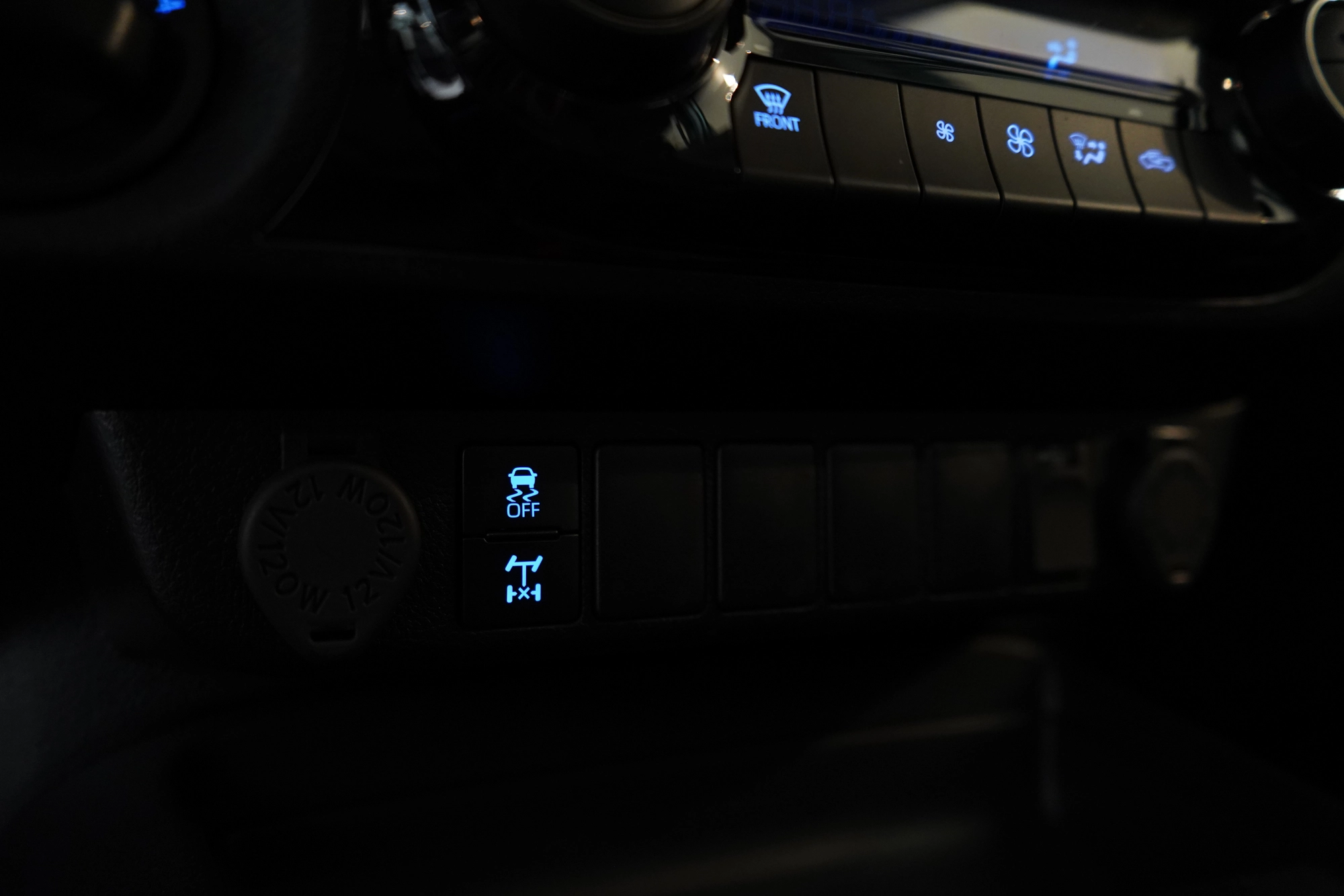  Hilux Double Cabine BVA