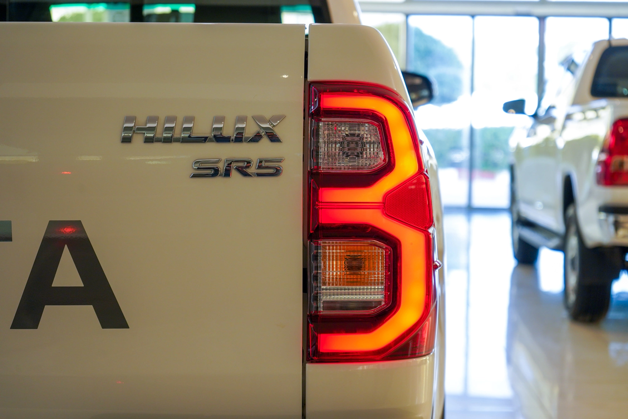  Hilux Double Cabine BVA
